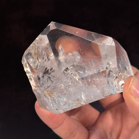 Geschliffene Bergkristallspitze GBA019