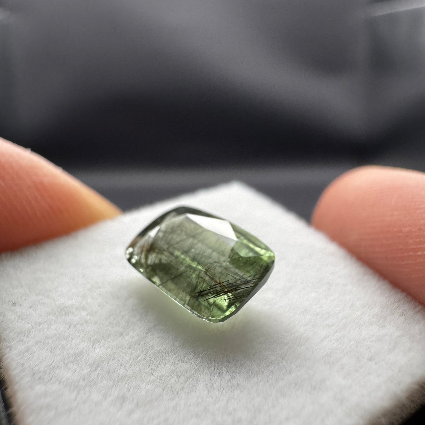 Peridot mit Rutil