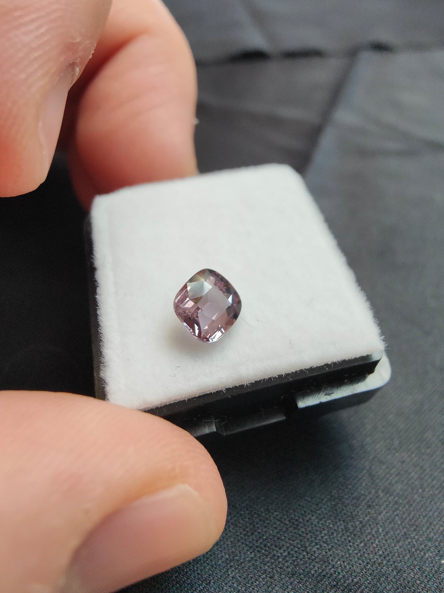 0,91ct Lila Spinell