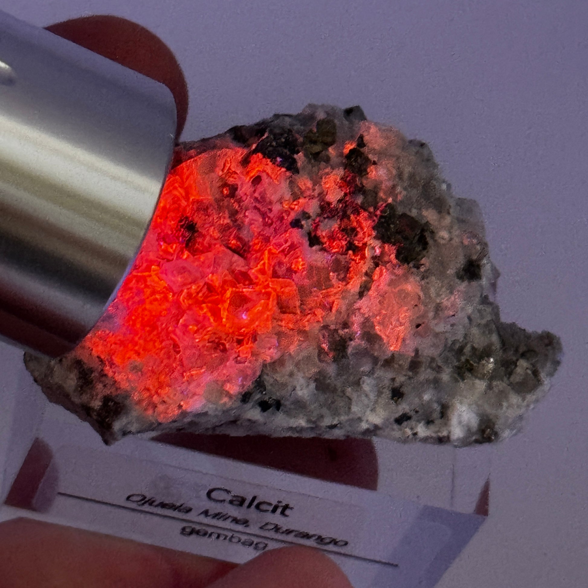 Calcit UV aktiv GC029