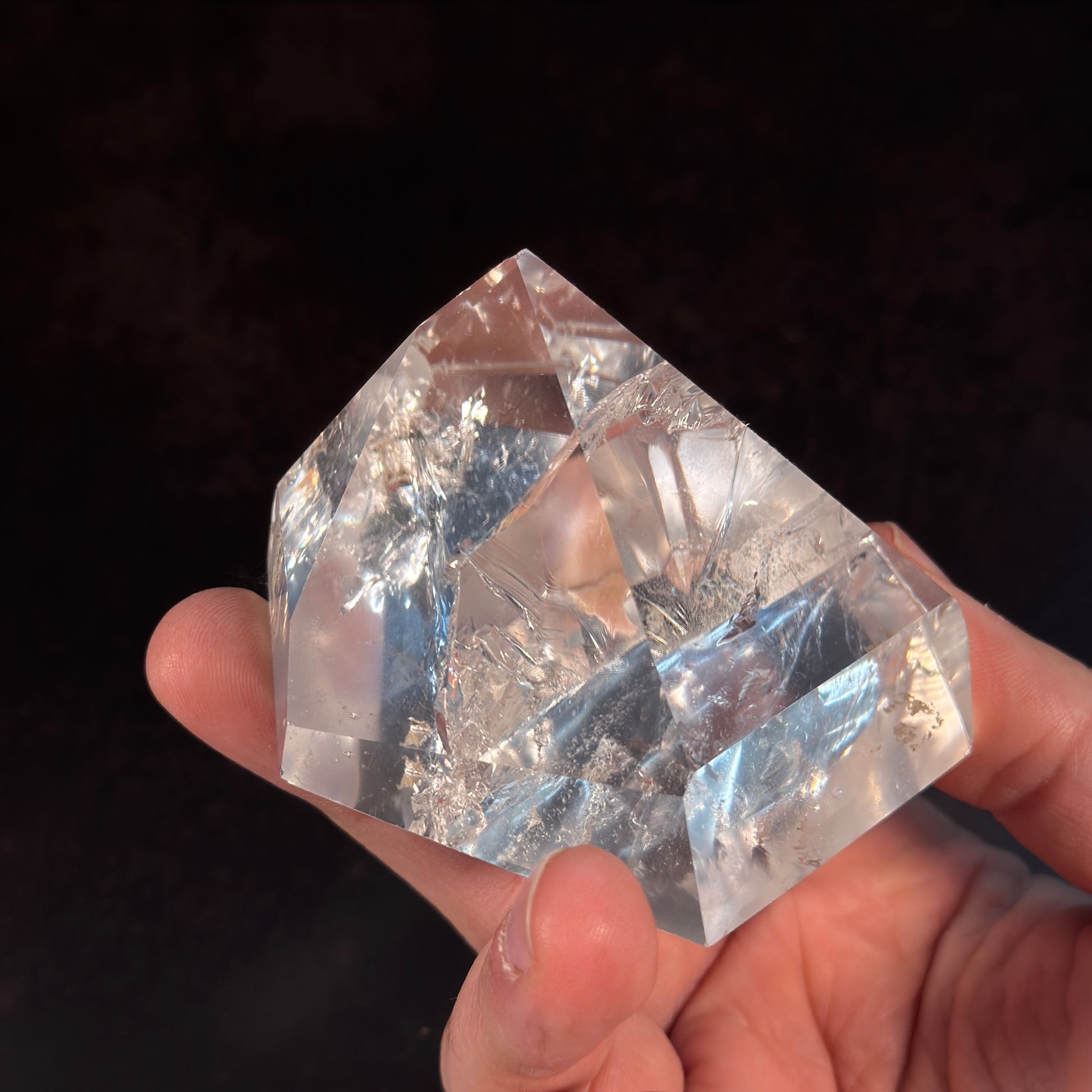 Geschliffene Bergkristallspitze GBA017