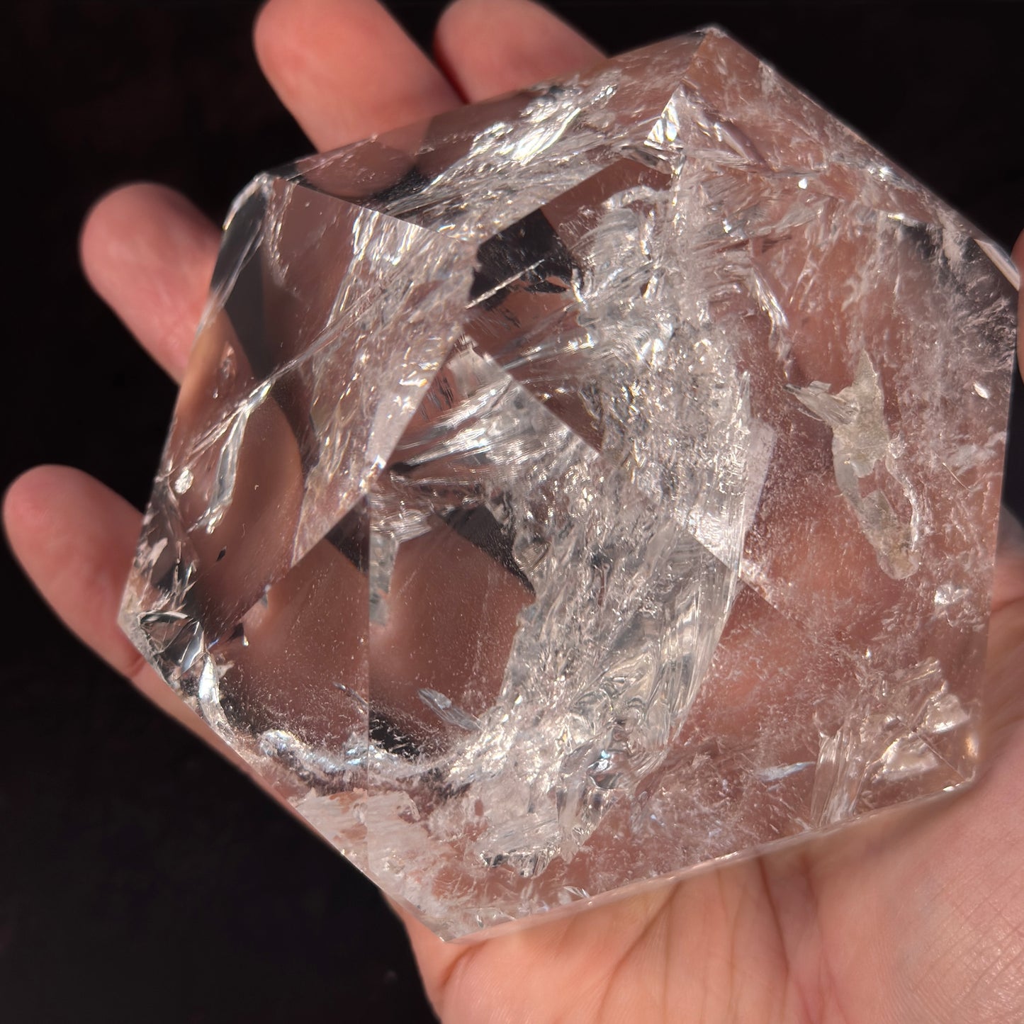 Geschliffene Bergkristallspitze GBA018