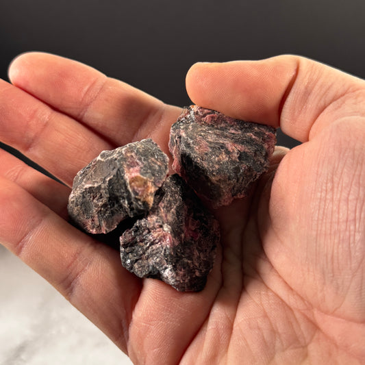 Rhodonit Rohstein GBA176